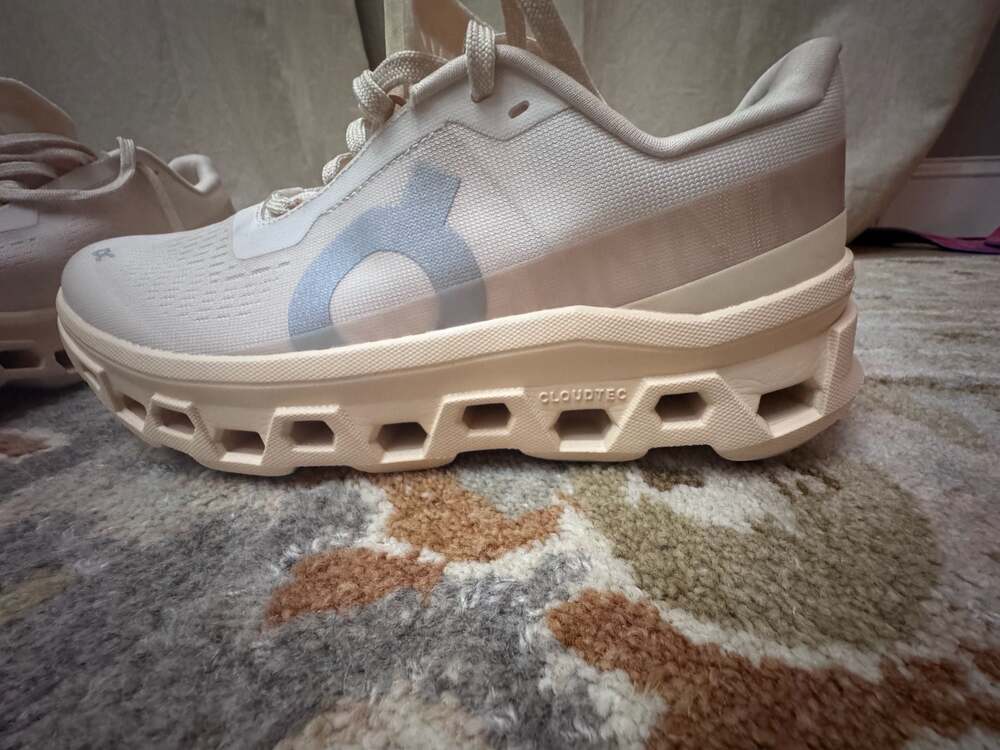 On Cloudmonster Women's Running Shoes Size 9.5 USW Undyed-White
******** literal